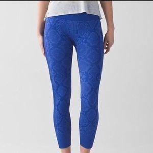 Lululemon Ebb to Street Blue Snake